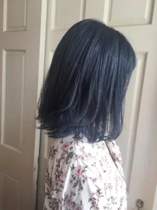 ミディアム カラー ホワイト&レイヤーカ ットエクステ長畠俊輔のヘアスタイル