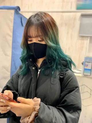 セミロング ハイトーンカラー RYUのヘアスタイル