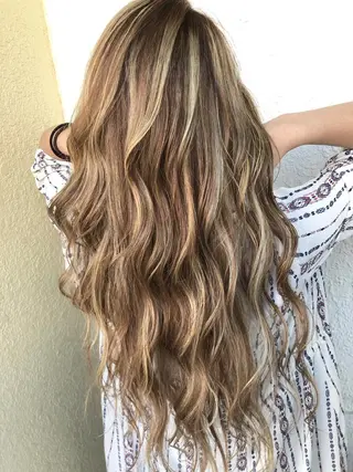 ロング カラー レイヤーカット匠 イソザキノリユキのヘアスタイル