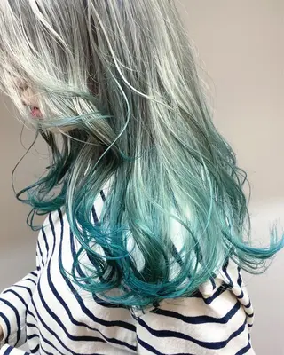 カラー ニシオカ タクヤのヘアスタイル