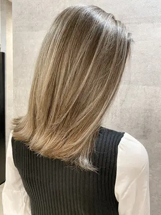 ミディアム 'oli所属・難波'oli【オリ】 美容室のヘアスタイル