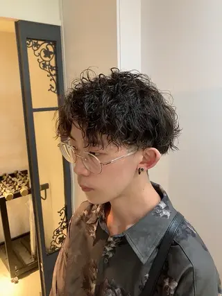 ショート パーマ メンズ TAYA 心斎橋所属・山本 聖真のヘアスタイル