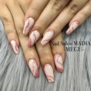 ネイル MADIA藤沢所属・MADIA MEGUのネイルデザイン