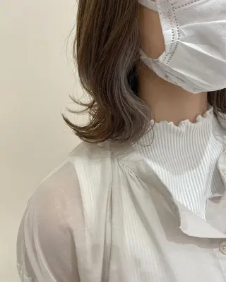 ミディアム カラー 細めハイライト🩶 ボブ/レイヤーカットのヘアスタイル