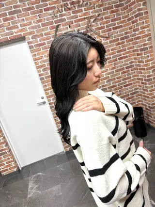 セミロング カラー ギャルの革命児 秀斗のヘアスタイル