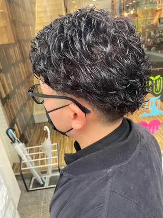 パーマ メンズ EARTH 山﨑龍馬のヘアスタイル