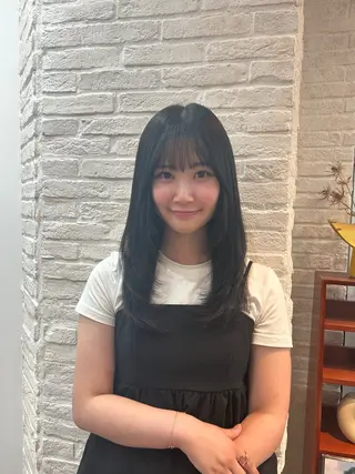 ロング カラー 安藤 美羽のヘアスタイル
