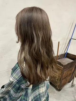 ロング カラー 高橋 りかのヘアスタイル