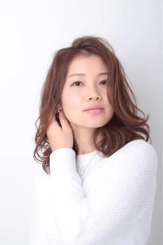 セミロング カラー RESBORN所属・長岡 大偉のヘアスタイル