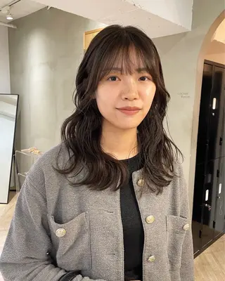 セミロング LOREN/ miuのヘアスタイル