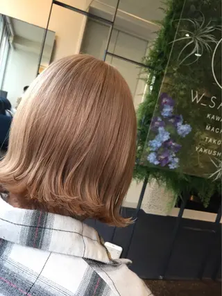 ミディアム W_SALON ［触れたくなる艶髪］のヘアスタイル