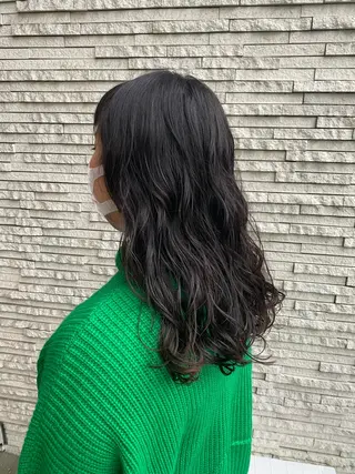 セミロング パーマ フェイスヘアークリエイション所属・大形 誉のヘアスタイル