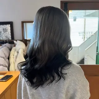 ロング カラー ヘアアレンジ 山口 摩七斗のヘアスタイル