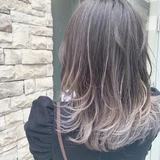 ミディアム カラー EMANON天神所属・Hitomi Ezakiのヘアスタイル