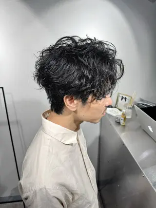 メンズ 表参道フェザーパーマ ニュアンスパーマのヘアスタイル