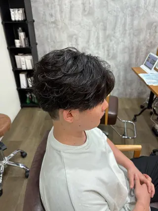 ショート パーマ メンズ カルマ・ニュアンス パーマ　須田龍世のヘアスタイル