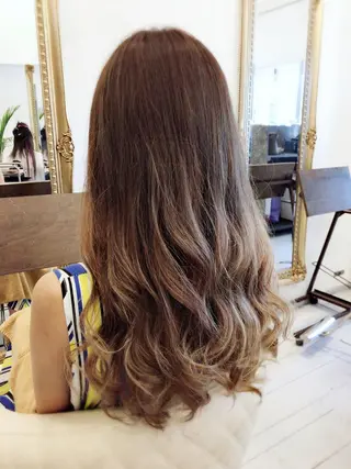 ロング ケアブリーチ&シール エクステの店和田翔莉のヘアスタイル