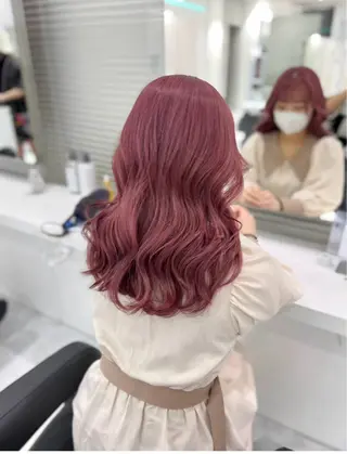 セミロング カラー ヘアアレンジ 🩵ダメージレス艶感 ハイトーン🩷のヘアスタイル