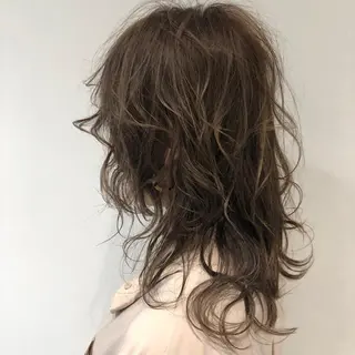 ミディアム カラー 久保田 茜のヘアスタイル