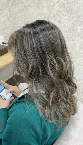 セミロング ROI 【ロイ】のヘアスタイル