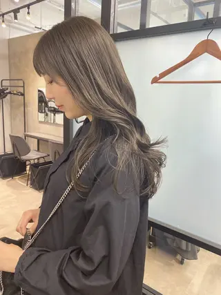 セミロング storiiz所属・rina 🩶透明感カラーのヘアスタイル