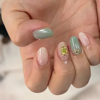 ネイル アトリエ　ミモザ所属・いまむら あかりのネイルデザイン