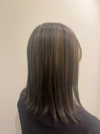 ミディアム カラー -さたけ たつき-のヘアスタイル