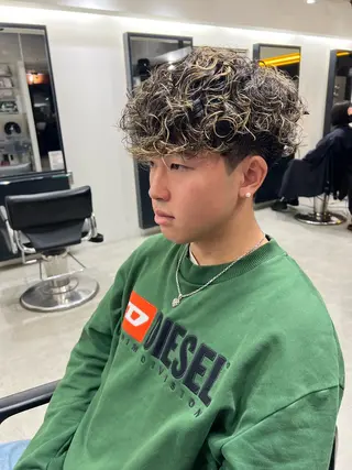 パーマ メンズ fifth神宮前 HIN★T★のヘアスタイル