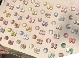 ネイル 佐藤 依娜のネイルデザイン