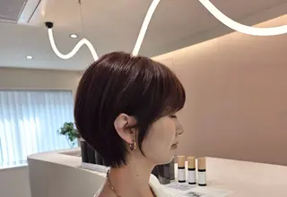 ショート マンツー40代女性◎ 明るい白髪染めのヘアスタイル