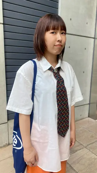ミディアム 磯谷 朋のヘアスタイル