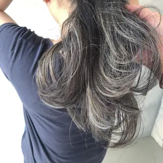 ロング カラー ORIKA 美容室のヘアスタイル