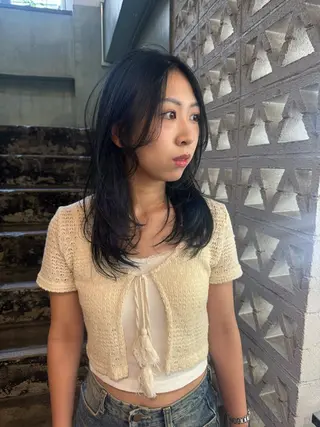 ミディアム HIKARIS 長澤彩のヘアスタイル