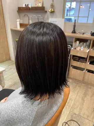 ミディアム 新地 咲綾のヘアスタイル