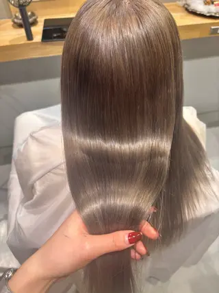 ロング Ashe　oleng所属・オモヤ ウタノのヘアスタイル