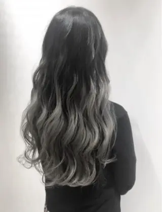 ロング 福元友梨 ディレクター✂️のヘアスタイル