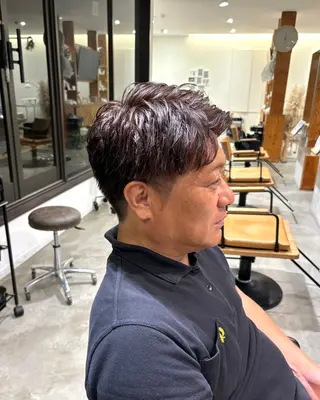 カラー メンズ 小木曽 里華のヘアスタイル