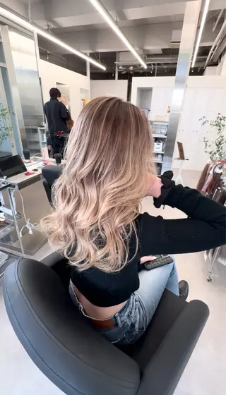 ロング カラー ブリーチ担当数 心斎橋No.1アプのヘアスタイル
