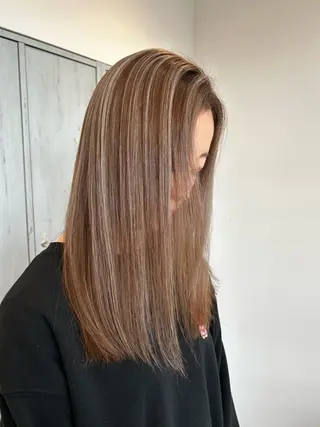 ミディアム miu🌝 ハイライト/一宮のヘアスタイル