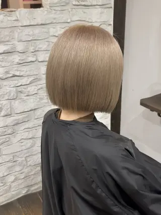 ミディアム カラー _WHITE 喜多村天斗のヘアスタイル