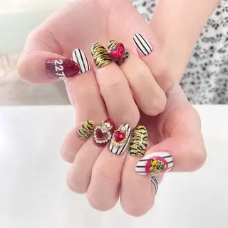 ネイル Kira-ra所属・Kira-ra💎 KIRARIのネイルデザイン