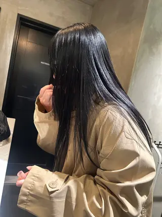 ロング カラー デザインカラー🖤 イシイレイのヘアスタイル