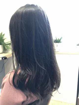 セミロング 白髪ぼかしハイライト 💫ミネ ヒロシのヘアスタイル