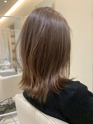 ミディアム MODEks eau 佐藤優志のヘアスタイル