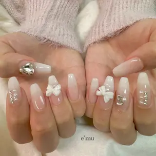 ネイル nail salon e'mu💐のネイルデザイン