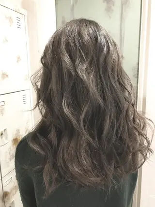 ロング カラー 嶋村夏実🌼レイヤー 🌸白髪ぼかしのヘアスタイル