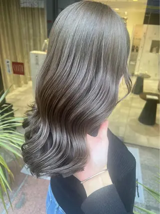 カラー 森 芽吹のヘアスタイル