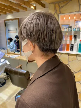 ショート カラー kawabe maikoのヘアスタイル