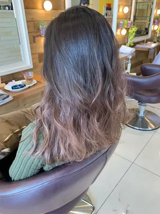 カラー 黒田瀬奈/ボブ まろやかベージュのヘアスタイル