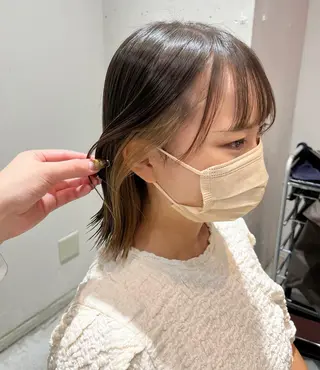 ショート カラー 🦩レイヤー|透明感 カラー🦩makoのヘアスタイル